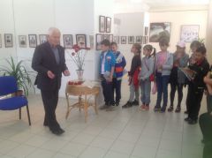 В.Аввакумов выступает перед учащимися 9-й школы. Фото автораСолдаты “Бессмертного полка” в городском музее