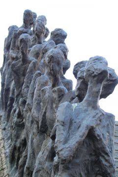 Часть минского мемориала “Яма” (посвящен жертвам Холокоста).Чтобы помнить Тропой туриста 