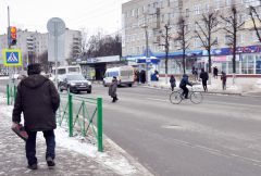 Так переходят дорогу у “Каблучка”. Фото Александра СИДОРОВАПереходы жизни или смерти? Актуально 