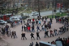 Так отметили День студентов в ЧГУ. Фото автора.Танцуют все! флеш-моб Международный день студентов. 