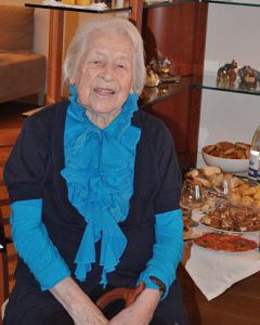 DSC_0166.jpgПисательницу Валентину Эльби сегодня поздравляют со 100-летием Юбилей Эльби писатель женщина 100 лет 