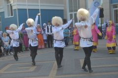 Аварский танец хореографического ансамбля “Дети гор”. Мы как радуга, разные и дружные День России 
