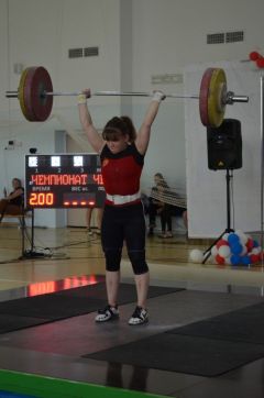 Наталия Шайманова подняла в рывке 85 кг, а в толчке 110 кг.Состязание лучших Тяжелая атлетика 
