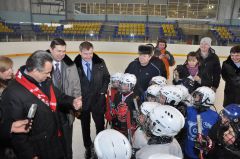 В.Мутко с юными хоккеистами. © Фото Валерия БаклановаТалантами Россия  не оскудеет Президент России Дмитрий Медведев 