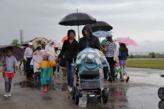 Что мне дождик проливной, когда мама, папа со мной? Фото Марии СМИРНОВОЙГлавней всего в семье погода
