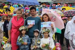 Фото Юрия НикандроваВ Новочебоксарске отпраздновали день семьи, любви и верности 8 июля — День семьи День семьи 