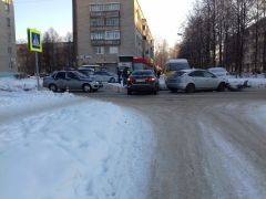 ДТП в Новочебоксарске: столкнулись две иномарки