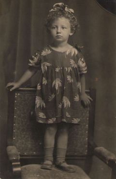 Рита Файншмид в 1937 году. Пожалуйста, сохраните нам дочь Дети войны 