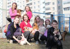 Ирина Иванова (в центре). © Фото автораСказ о жизни собачьей Клуб любителей собак “Юлташ” 
