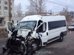 Фото МВД ЧувашииВ ДТП попала 266-я маршрутка: в больницу доставлены 5 пассажиров маршрутка ДТП 