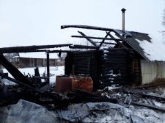Баня сгорела практически дотлаВ Чебоксарском районе сгорела баня пожар 