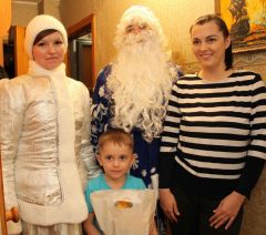 Новочебоксарское отделение Союза женщин Чувашии поздравили детей участников СВО Новый год-2024 