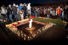 Зажгли свечи памяти День Победы 
