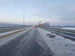 На мосту Чебоксарской ГЭС грузовик сбил велосипедиста