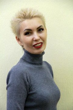 Наталья Томчук, руководитель  парикмахерской “Анфея”Новогоднее преображение