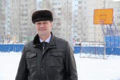 Александр Осокин, директор школы № 19. Не просто зимние забавы. Кататься или жаловаться — выбор за жителями каток 