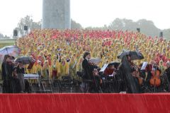 Детский хор  России в Чувашии  спел под музыку дождя