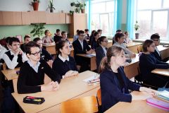  Химики беседуют со школьниками о многообразии профессий в ПАО «Химпром» Химпром 