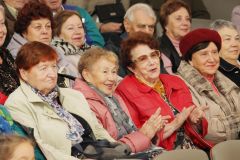 Встреча «взрослых» людей на «Химпроме»«Химпром» поздравил ветеранов производства с Днем пожилых людей Химпром 