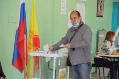 Андрей СергеевСотрудники газеты "Грани" голосуют на своих избирательных участках Выборы-2020 