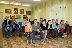 познавательные открытые уроки от активистов Союза молодежи «Химпрома» для воспитанников Новочебоксарского социально-реабилитационного центра Молодые сотрудники «Химпрома» посетили социально-реабилитационный центр Химпром 