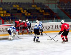 Фото автораПобедный старт хоккейного сезона в ледовом дворце “Сокол”