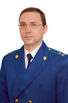 Виктор Иванов,  прокурор НовочебоксарскаУгрожающая безопасность Хватит погибать на дорогах! 