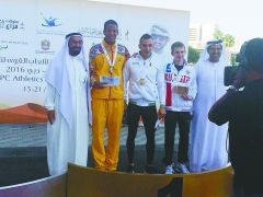 Победитель и призеры забега на 400 м. Второй справа — Константин Репин. Фото Андрея МИХАЙЛОВАБронза в Дубае Дебют 