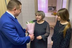 ВстречаВице-премьер Степанов встретился с многодетными семьями работников здравоохранения Чувашии 8 марта праздник 8 марта 