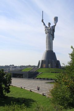 Монумент “Родина-мать” в Киеве.Чтобы помнить Тропой туриста 