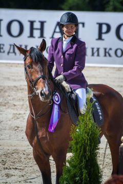 Ольга Мондикова и Принц МонакоС лошадьми  добрее становишься Конный спорт 