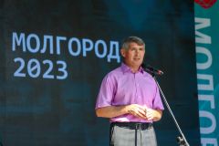 Глава республики Олег НИКОЛАЕВМолодежи — свой дом МолГород-2023 
