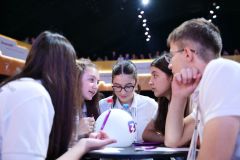 Общество «Знание» запускает серию чемпионатов России по игре «Что? Где? Когда?»