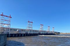 Чебоксарская ГЭСДля пропуска половодья Чебоксарская ГЭС открыла донный водосброс половодье 