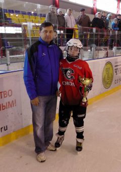 S1110024.preview.JPG"Сокол-2002" - серебряный призер зонального турнира Первенства России хоккей ХК Сокол 