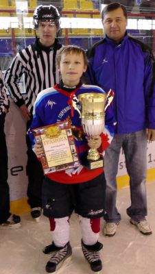 S1110026.preview.JPG"Сокол-2002" - серебряный призер зонального турнира Первенства России хоккей ХК Сокол 