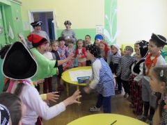 В детском саду \"Колобок\" День защиты детей отметили квест-игрой
