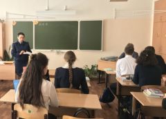 Сотрудники ФСИН рассказали школьникам Новочебоксарска о службе и ведомственных вузах УФСИН 