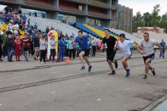 Состязания бегуновЧебоксарская ГЭС объединилась с предприятиями Новочебоксарска на фестивале спорта РусГидро 
