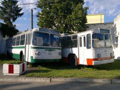 Старые троллейбусы. Фото из блога Алексея ДонскогоСорок лет назад в Чебоксарах поехал первый трехдверный троллейбус