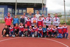 Участники совместной тренировкиЧебоксарская ГЭС подарила юным хоккеистам «Сокола» спортивную площадку РусГидро 