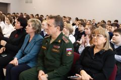 В новочебоксарской школе № 12 открыли Парту Героя