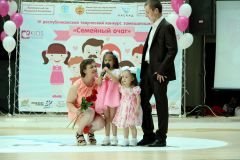 В 2016 году Егоровы приняли участие в творческом конкурсе замещающих семей “Семейный очаг”.А вы готовы стать родителями? семья 
