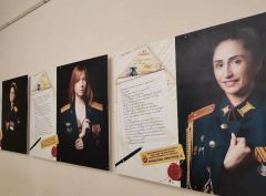 В Самарской области прошла выставка “Жены героев”, идею подхватили и другие регионы. Фото rg.ruЖена героя Zа Россию! 