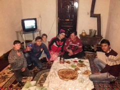 В гостях у таджикской семьи. Фото автораТаджик поздоровается и в гости пригласит Дневник Чувашского путешественника 
