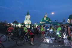 Вело на фоне куполовВ Чебоксарах состоялся ночной велопробег «Чебоксарский велозвон»