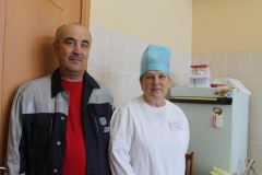 Встреча донора В. Семенова и фельдшера Т. Максимовой через 38 лет21 литр крови сдали доноры на Чебоксарской ГЭС Чебоксарская ГЭС донорство 
