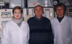 И.Жаров с сотрудниками НИЦ. Фото из семейного архиваИнженер, исследователь, педагог