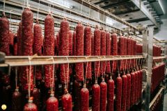 КолбасаИндекс производства пищевых продуктов в Чувашии за год увеличился на 5,9% развитие АПК 