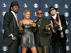 billboard.jpgBillboard признал вокалистку Black Eyed Peas женщиной года музыка 